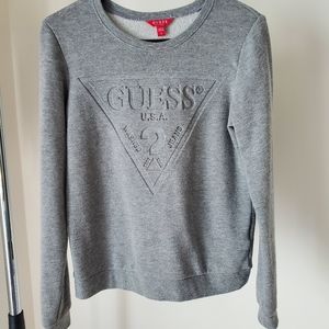 GUESS Sweatshirt